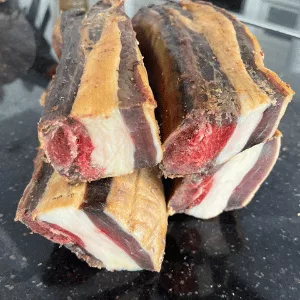Kazy geräuchert am Knochen (500–700g)